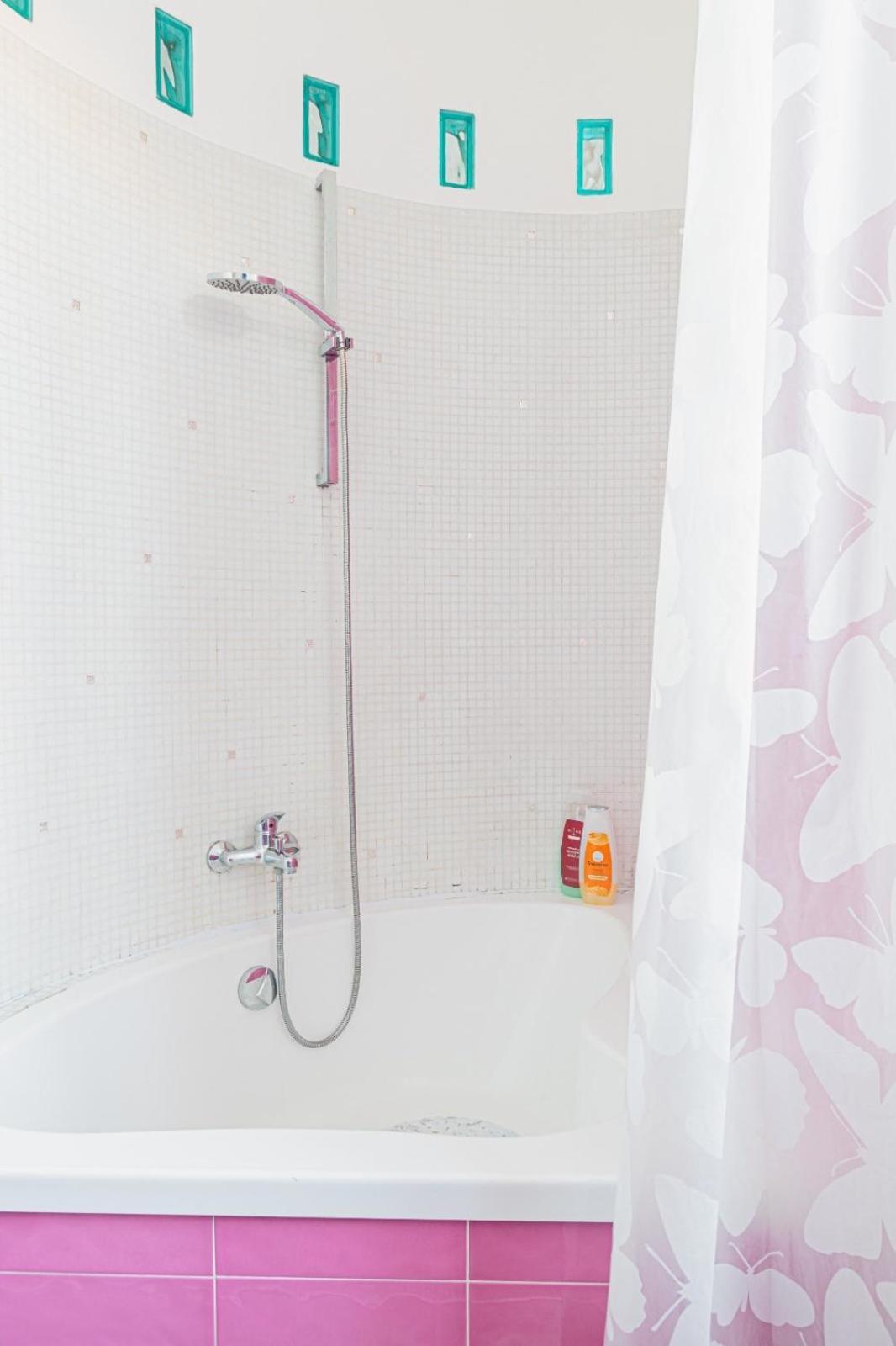 Equipped Apt Near To Parco Dora 都灵 外观 照片